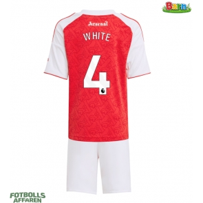 Arsenal Ben White #4 Hemmaställ Barn 2025-26 Kortärmad (+ Korta byxor)